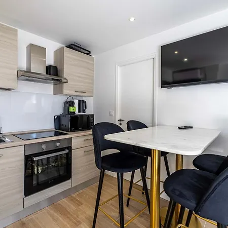 Apartman Mim 6 - Bright And Comfortable For 4 People *